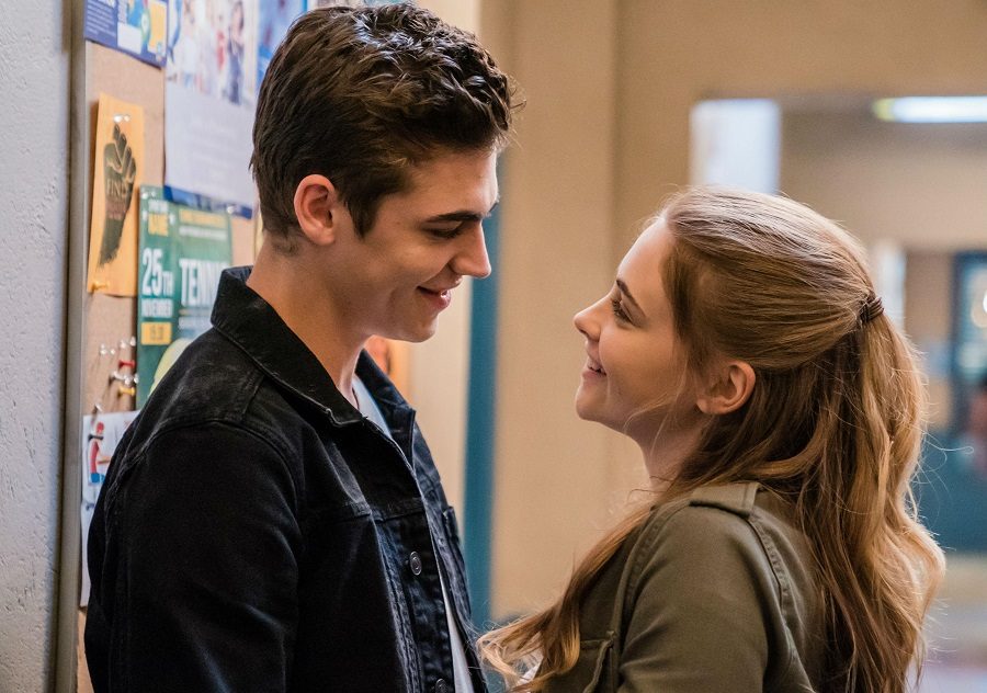 Tessa Young (Josephine Langford) and Hardin Scott (Hero Fiennes Tiffen).